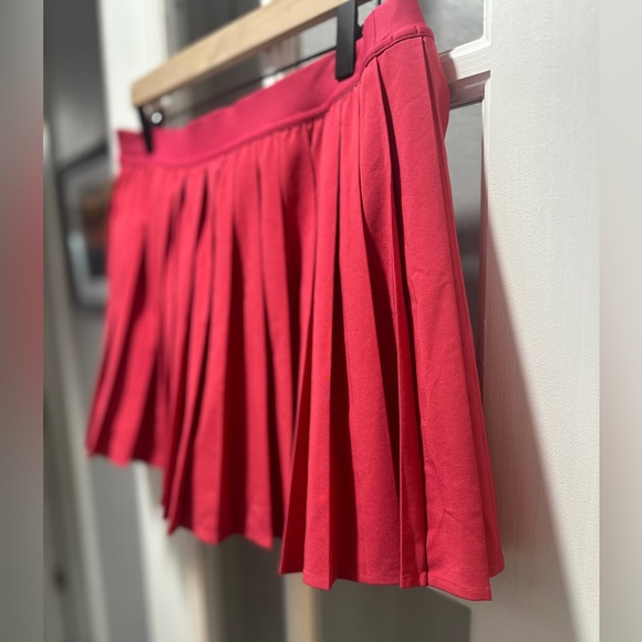 Lululemon High-Rise Pleated Tennis Skirt - Picture 4 of 9